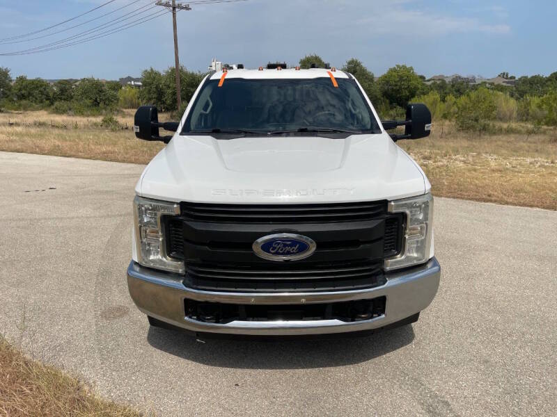 ford f-350 super duty chassis cab 2019 1FD8W3GT9KEC10617 image ford f-350 super duty chassis cab 2019 1FD8W3GT9KEC10617 image